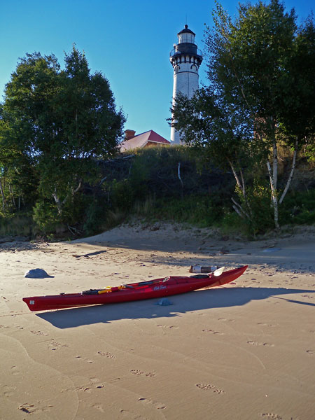 kayak au sable point lighthouse